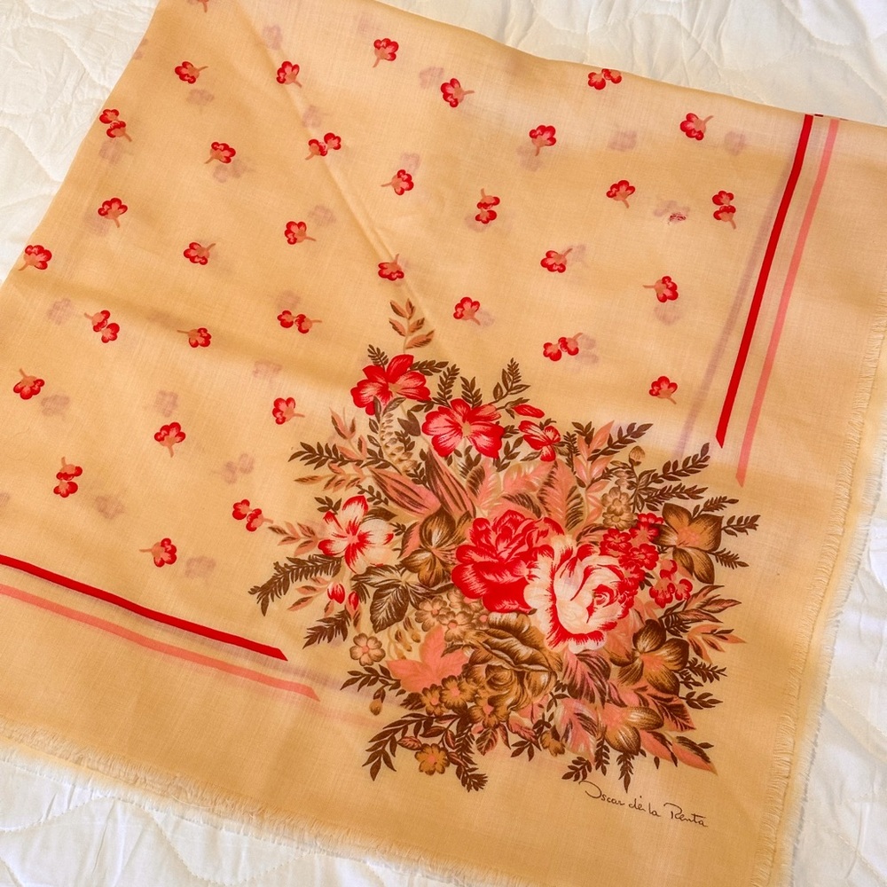 Oscar de la Renta Wrap Scarf